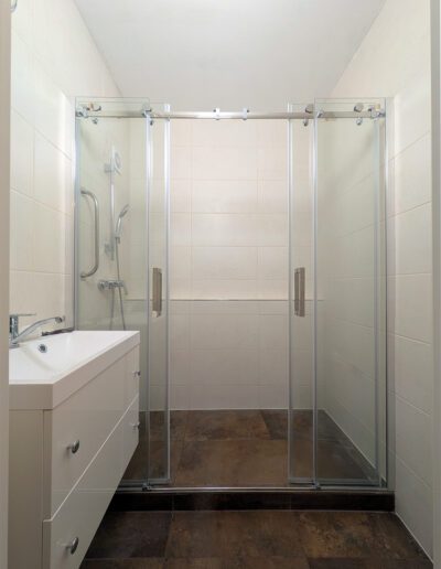 Koupelna Zlín - Jižní Svahy. Kompletní rekonstrukce koupelny v paneláku na Jižních Svazích